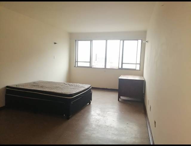 0.5 BEDROOM FLAT FOR SALE IN DURBAN CENTRAL